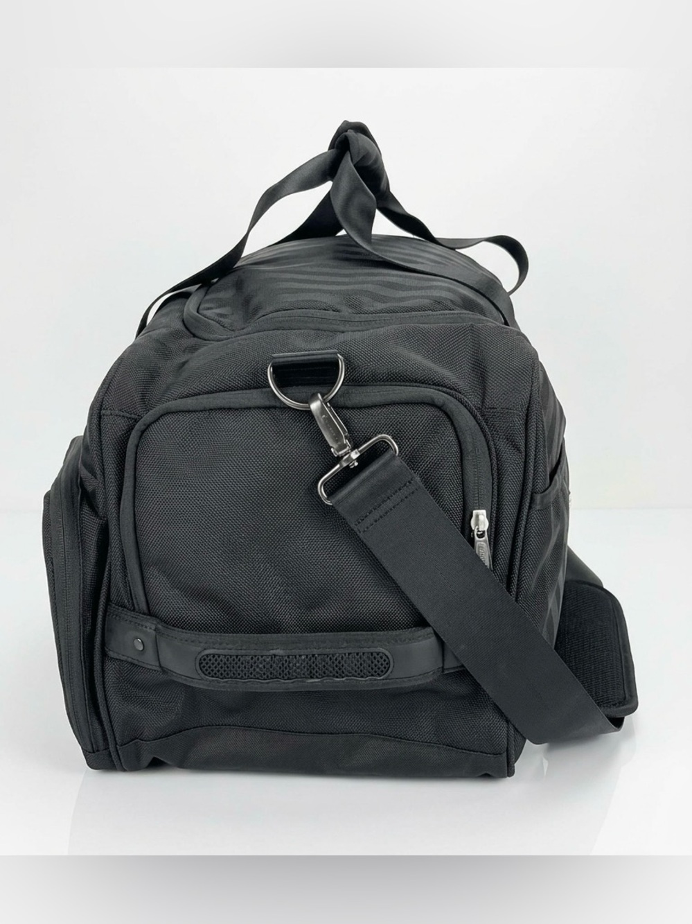 Nike Departure Golf Duffel Bag Black Ballistic Nylon - Picture 2 of 9